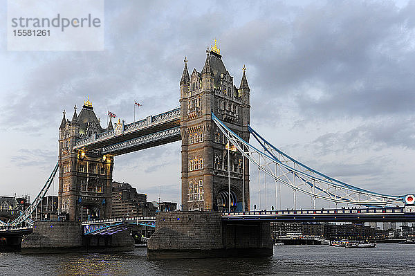 Großbritannien  London  Tower Bridge