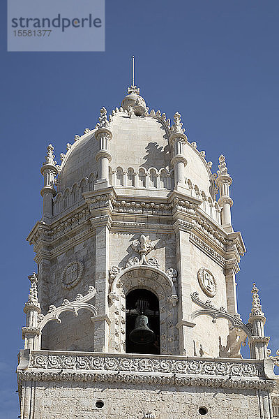 Niedrigwinkelansicht von Mosteiro Dos Jeronimos vor klarem Himmel  Lissabon  Portugal