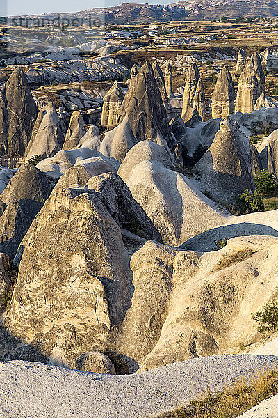 Landschaftliche Ansicht der Felsformationen im Göreme-Nationalpark  Kappadokien