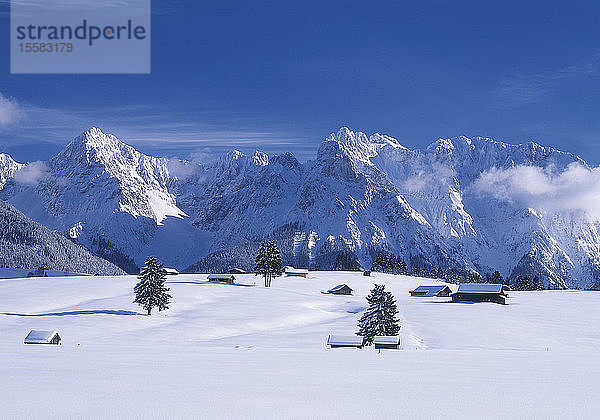 Deutschland  Bayern  Blick auf das Karwendelgebirge