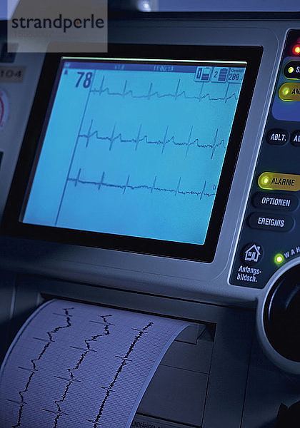 Puls und Herzfrequenz auf Monitor  Nahaufnahme