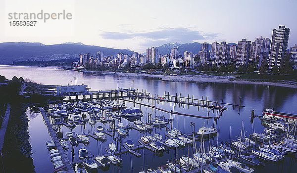Kanada  Britisch-Kolumbien  Vancouver  Ansicht der Stadt mit Hafen