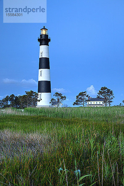 Leuchtturm von Bodi Island bei Sonnenuntergang in North Carolina  USA