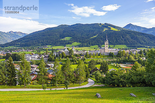 Blick auf die umliegende Landschaft  Berge von Radstadt aus  Radstadt  Steiermark  Österreich