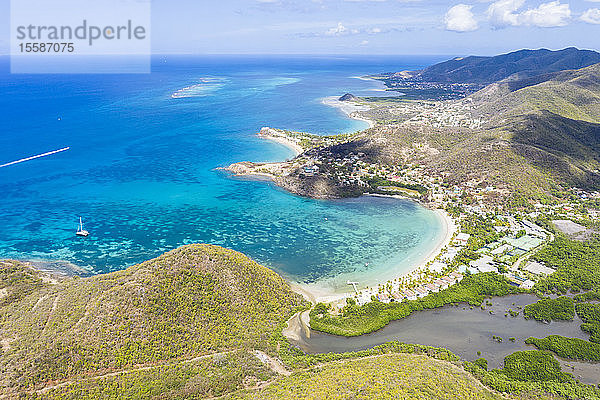 Luftaufnahme von Carlisle Bay Beach und dem Karibischen Meer  Antigua  Antigua und Barbuda  Leeward Islands  Westindien  Karibik