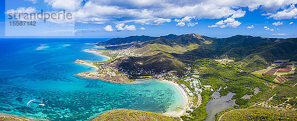 Luftaufnahme per Drohne von Carlisle Bay Beach und Old Road Village  Antigua  Antigua und Barbuda  Leeward-Inseln  Westindien  Karibik