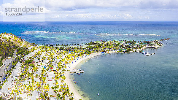 Luftaufnahme per Drohne von palmengesäumtem Strand  St. James Bay  Antigua  Leeward-Inseln  Westindien  Karibik