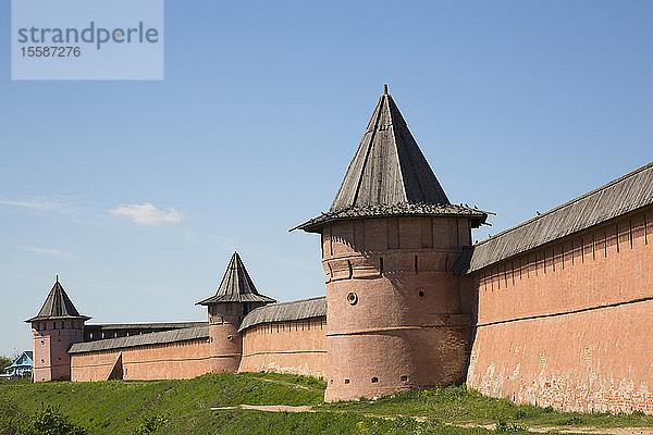 Festungsmauern und Türme  Erlöserkloster des Heiligen Euthymius  UNESCO-Weltkulturerbe  Suzdal  Gebiet Wladimir  Russland