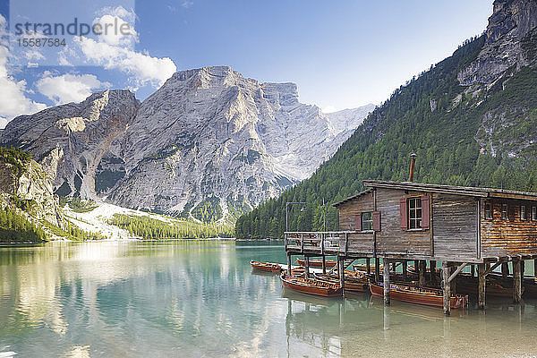 Pragser Wildsee in den Dolomiten  Südtirol  Italien