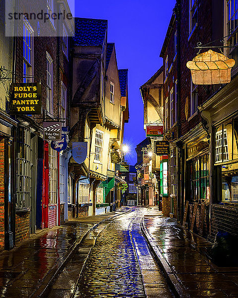 The Shambles zur blauen Stunde  York  Yorkshire  England  Vereinigtes Königreich