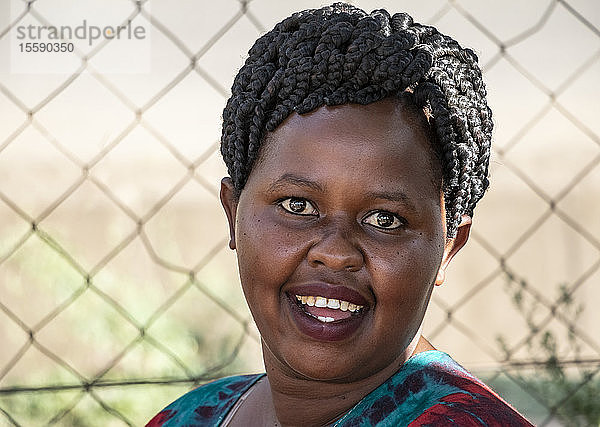 Porträt einer mittelalten Frau; Arusha  Region Arusha  Tansania