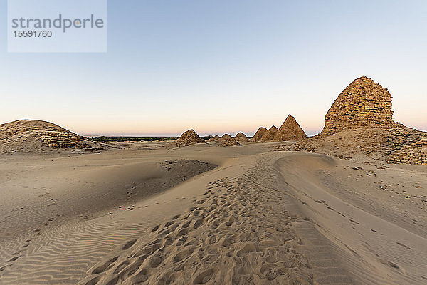 Pyramidenfeld von Nuri in der Abenddämmerung; Nordstaat  Sudan