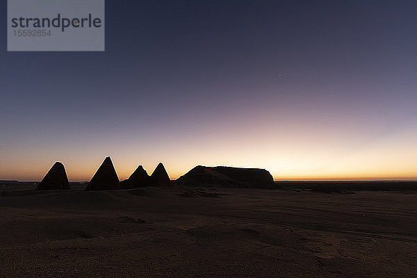 Feld der kuschitischen Königspyramiden  Berg Jebel Barkal; Karima  Nordstaat  Sudan