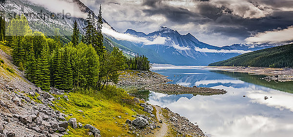 Medicine Lake  Jasper National Park; Alberta  Kanada