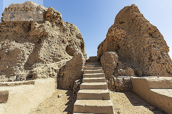 Treppe in der westlichen Deffufa  einem Tempel aus Lehmziegeln  auf dem Zeremonien durchgeführt wurden  datiert auf 2400 v. Chr.; Kerma  Nordstaat  Sudan