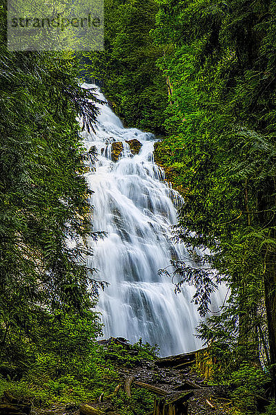 Bridal Veil Falls  Bridal Veil Falls Provincial Park; British Columbia  Kanada