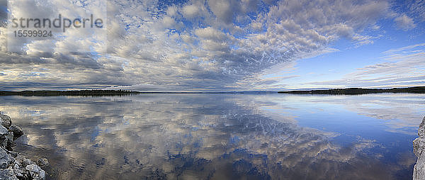 Blick auf den Lake Champlain am frühen Morgen