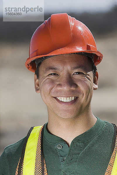 Porträt eines lächelnden Ingenieurs