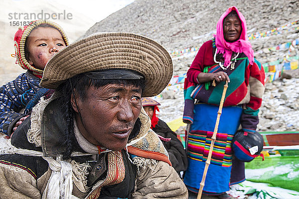 Khampa-Pilger am Drolma La-Pass in Tibet