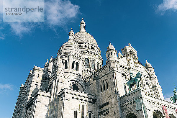 Außenansicht der Basilika des Heiligsten Herzens von Paris  Montmartre  Paris  Frankreich