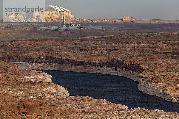 Navajo-Kraftwerk und Lake Powell  Arizona