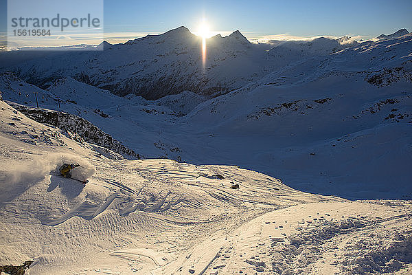 Winterlandschaft mit Bergen  Monterosa Ski  Gressoney  Aosta  Italien
