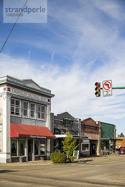 Hauptstraße in der Kleinstadt Enumclaw  Washington  USA.