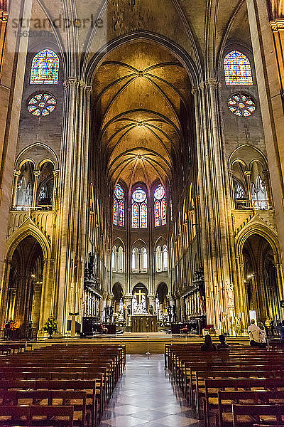 Hauptkathedrale und Altar von Notre Dame  Paris  Frankreich