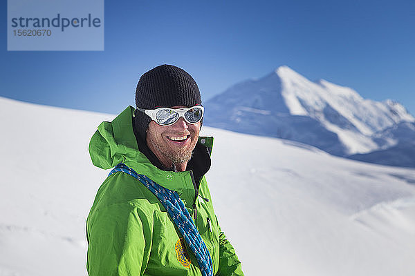 Ein Porträt des Bergsteigers und Ranger Dave Weber an den Hängen des Denali in Alaska.