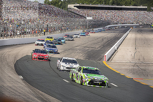 Rennen in Aktion beim New Hampshire 301 NASCAR Sprint Cup