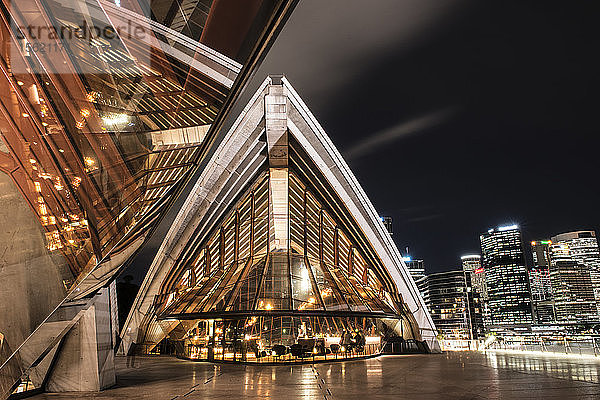 Das Sydney Opera House Restaurant bei Nacht