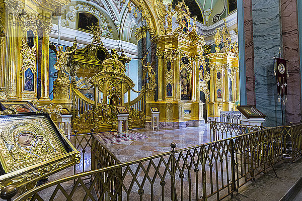 Das Innere der Kathedrale St. Peter und Paul in Russland