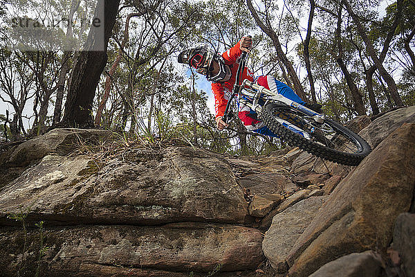 Mann beim Reiten in Warimoo an der North Shore von Sydney