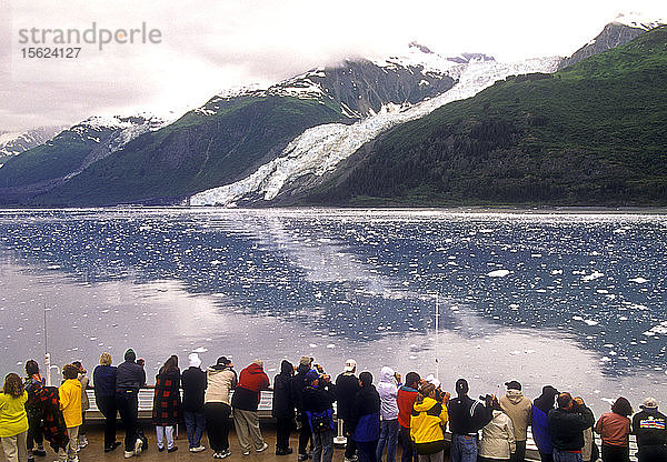 Margerie Glacier  West Arm  Glacier Bay  Alaska  von einem Kreuzfahrtschiff aus gesehen.
