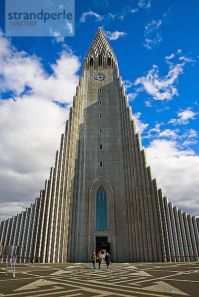 Hallgrimskirkja Kirche in der Innenstadt von Reykjav?k  Island