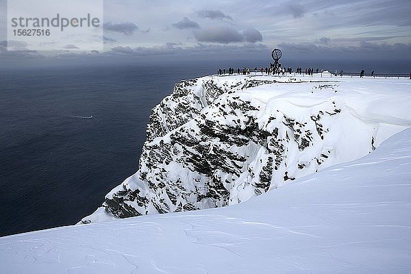 Das Nordkap (norwegisch: Nordkapplat?ï¿½et) ist eine Landzunge auf der Insel Mager?ya in Nordnorwegen  in der Gemeinde Nordkapp. Seine 307 m hohe Klippe wird oft als der nördlichste Punkt Europas angesehen.