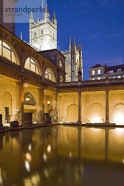 Das große Bad in den Römischen Bädern in Somerset  England