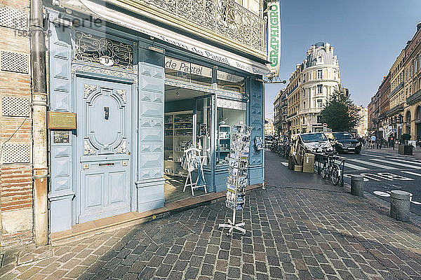 Geschenkartikelgeschäft Terre de Pastel in der Rue de Metz an einem sonnigen Tag  Toulouse  Occitanie  Frankreich