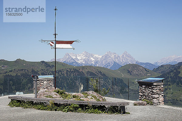 Beobachtungsplattform gegen klaren Himmel  KitzbÃ¼hel  Tirol  Österreich