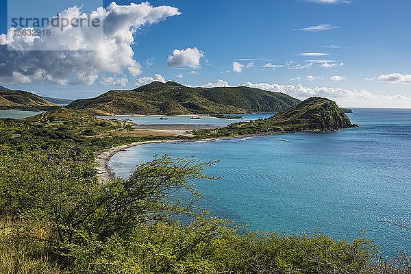 Panoramablick über die südliche Halbinsel von St. Kitts  St. Kitts und Nevis  Karibik