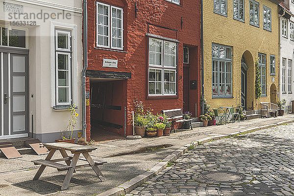 Fußweg durch Häuser in LÃ¼beck  Deutschland