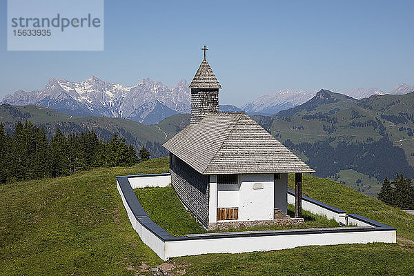 Kapelle gegen Loferer Steinberge  KitzbÃ¼hel  Tirol  Österreich
