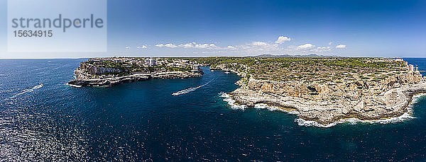 Spanien  Balearen  Mallorca  Luftaufnahme der Bucht Cala Figuera und Calo d'en Busques