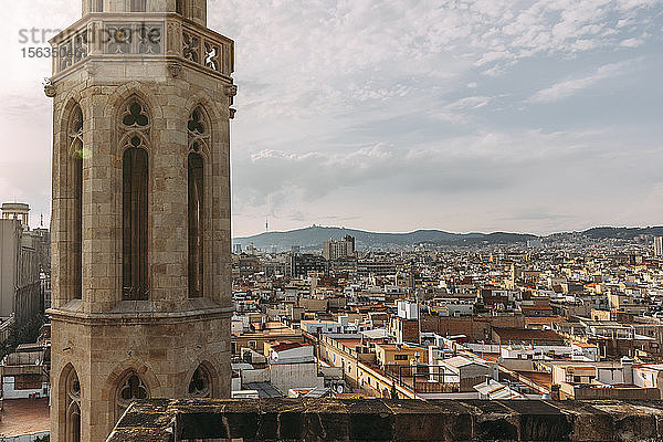 Stadt Barcelona  von der Basilika Santa MarÃa del Mar aus gesehen  Spanien