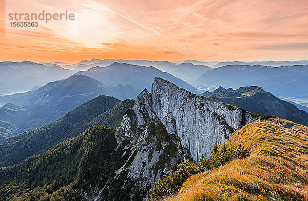 Österreich  Hollengebirge  Schafberg bei Sonnenaufgang