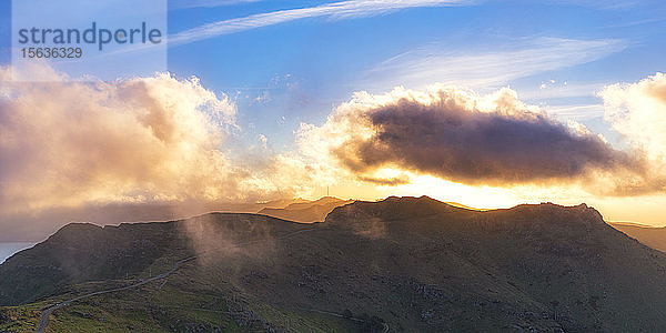Blick auf Berge bei Sonnenuntergang  Christchurch  Canterbury  Südinsel  Neuseeland