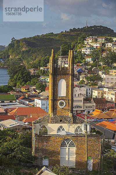 Luftaufnahme von Gebäuden in der Stadt St. George's gegen den Himmel  Grenada  Karibik