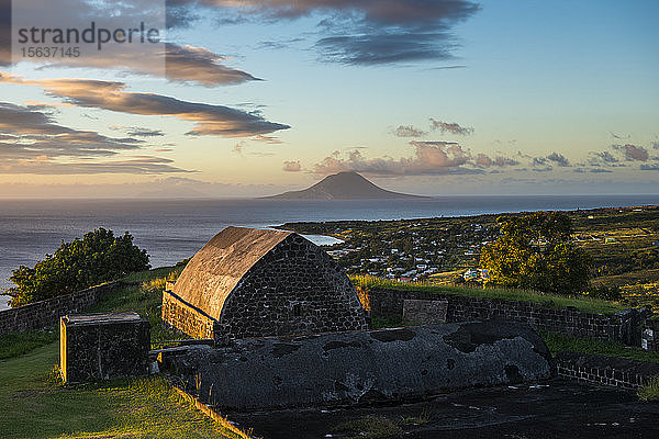 St. Eustatius von der Festung Brimstone hill  St. Kitts und Nevis  Karibik