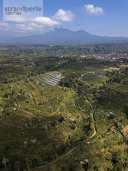 Luftaufnahme der Insel Bali gegen den Himmel  Indonesien