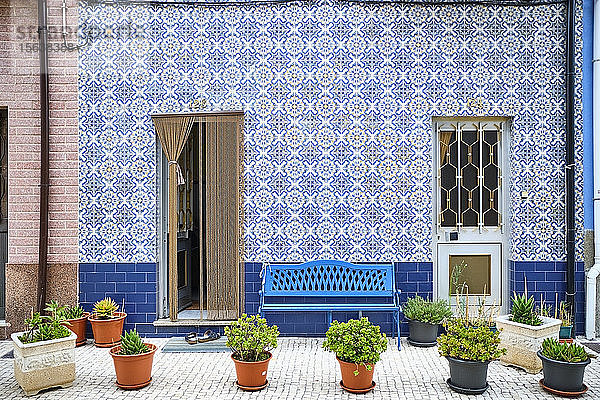 Portugal  Porto  Afurada  Einzigartige verzierte Hausfassade bei Tag gesehenÂ